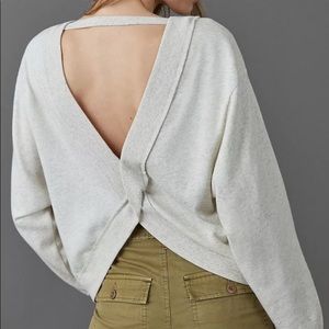 🤍 EUC Pilcro Ryanne crossback sweatshirt